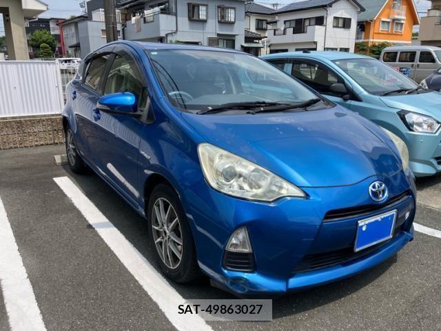 Toyota AQUA 2012-11 7452918-1