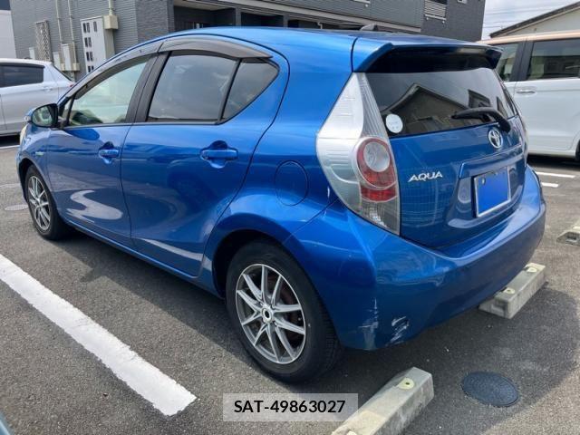 Toyota AQUA 2012-11 7452918-3