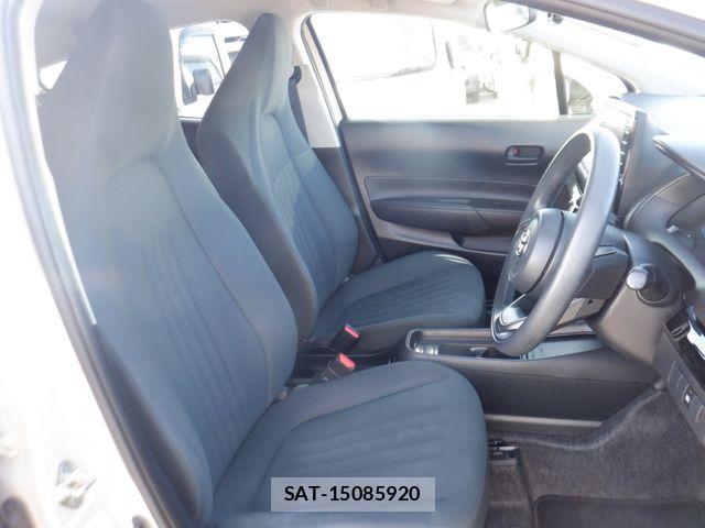 Toyota AQUA 2023-06 7452842-11