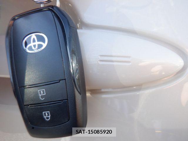 Toyota AQUA 2023-06 7452842-15