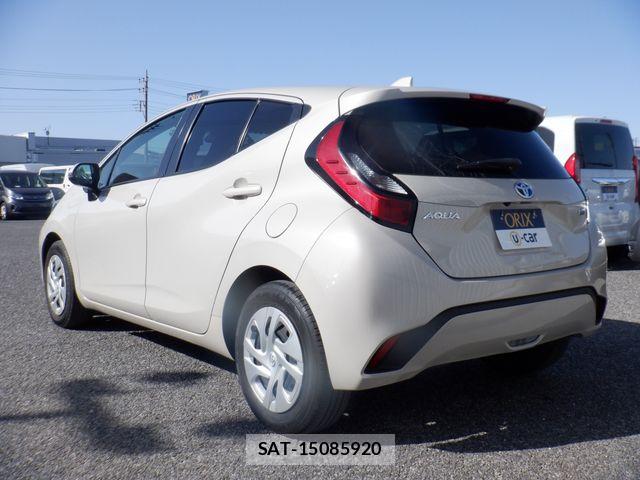 Toyota AQUA 2023-06 7452842-21