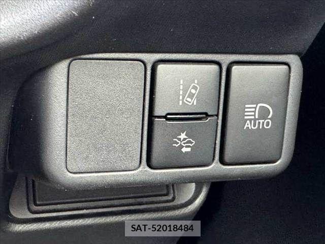 Toyota AQUA 2016-06 7452871-23