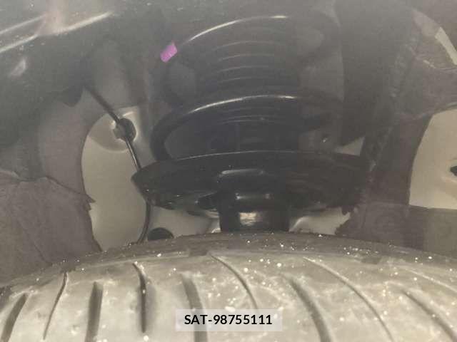Toyota AQUA 2025-04 7452822-12