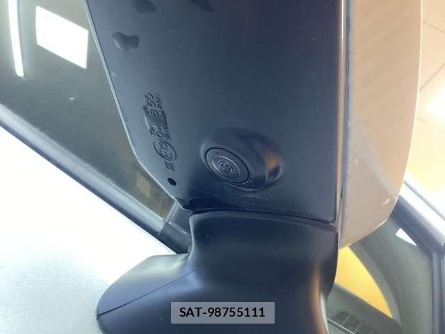 Toyota AQUA 2025-04 7452822-14