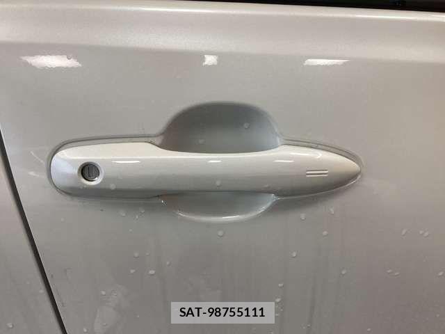 Toyota AQUA 2025-04 7452822-17