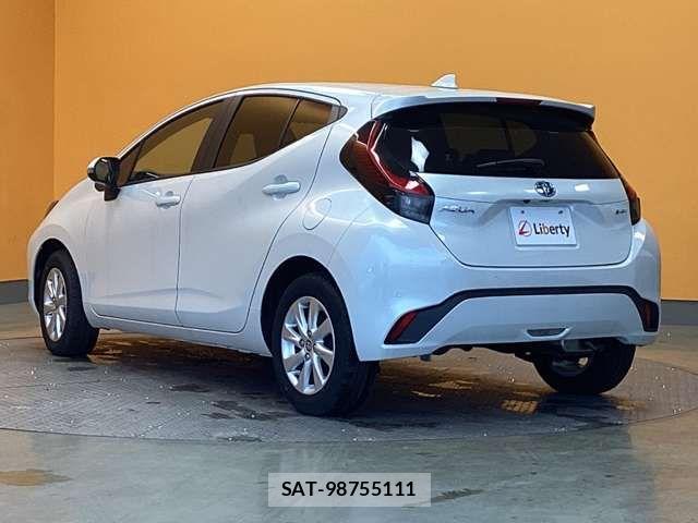 Toyota AQUA 2025-04 7452822-6