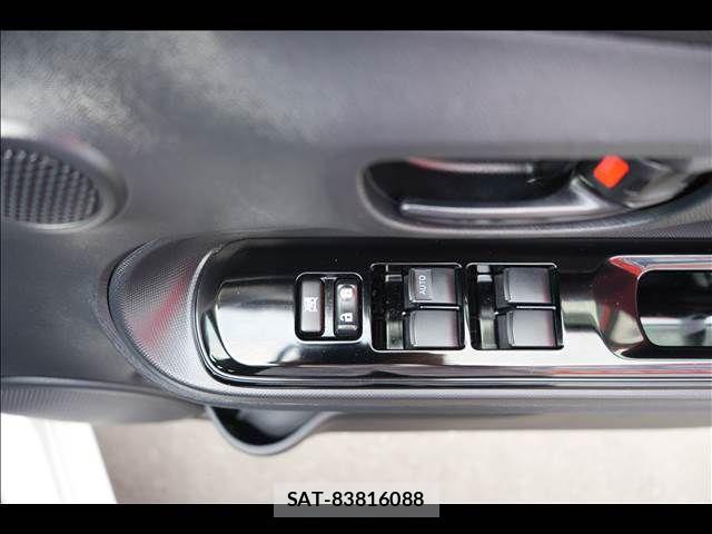 Toyota AQUA 2018-02 7452860-9