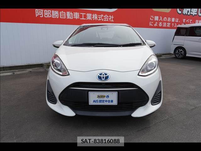 Toyota AQUA 2018-02 7452860-3