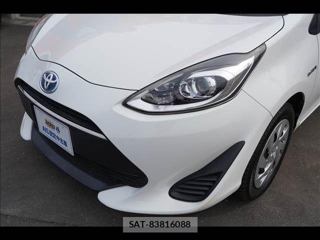 Toyota AQUA 2018-02 7452860-4