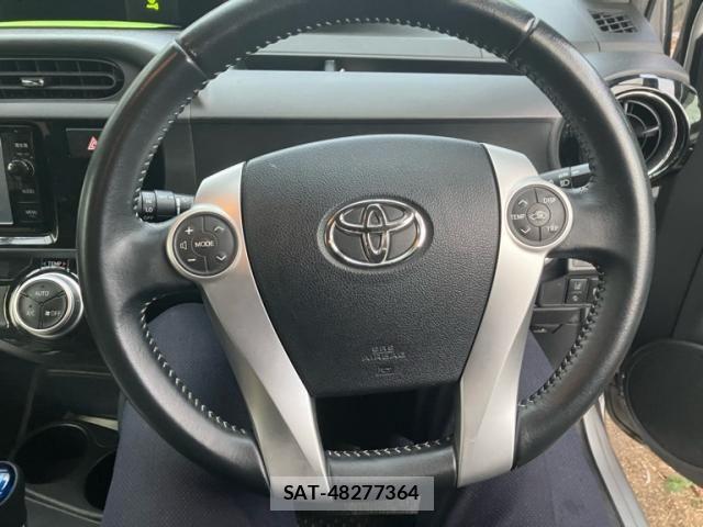 Toyota AQUA 2016-02 7452893-13