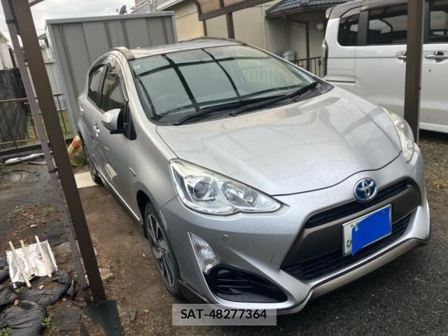 Toyota AQUA 2016-02 7452893-1