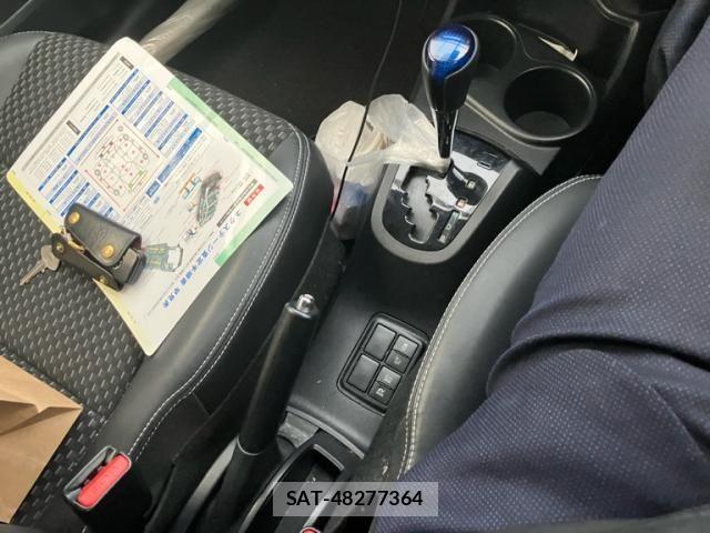 Toyota AQUA 2016-02 7452893-22