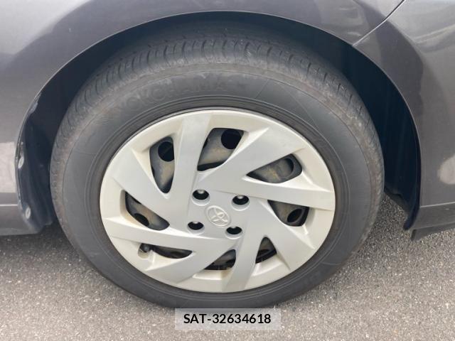 Toyota AQUA 2015-08 7452909-5