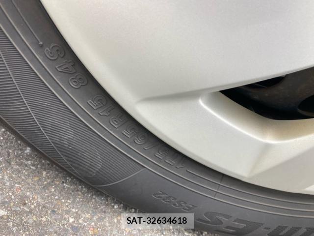 Toyota AQUA 2015-08 7452909-7