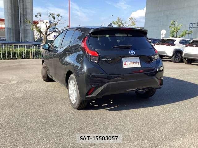 Toyota AQUA 2025-04 7452820-9