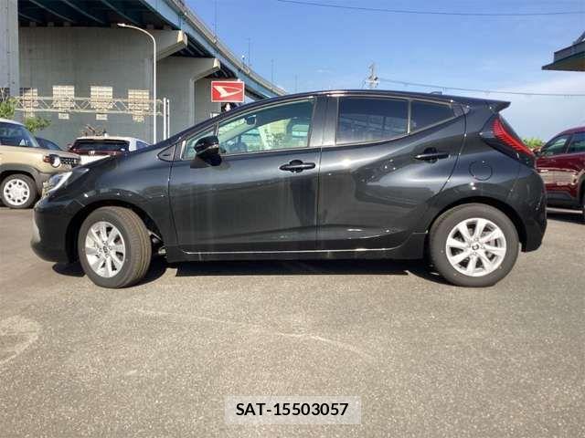 Toyota AQUA 2025-04 7452820-10
