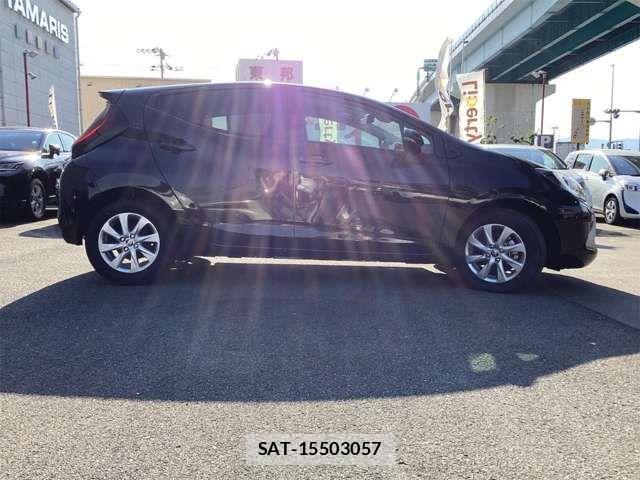 Toyota AQUA 2025-04 7452820-6