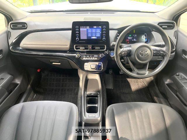 Toyota AQUA 2022-03 7452839-1