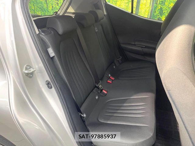 Toyota AQUA 2022-03 7452839-8