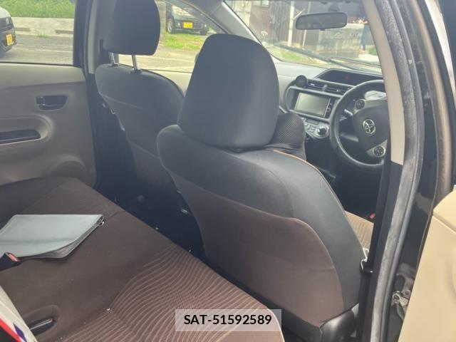 Toyota AQUA 2012-05 7452926-9