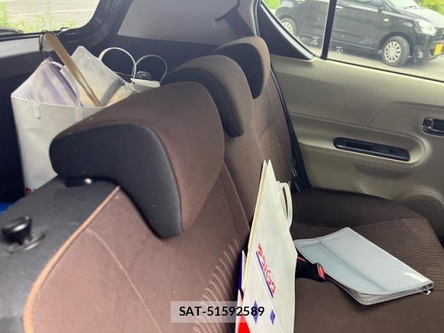 Toyota AQUA 2012-05 7452926-10