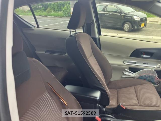 Toyota AQUA 2012-05 7452926-8