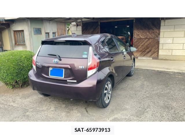Toyota AQUA 2015-08 7452912-9