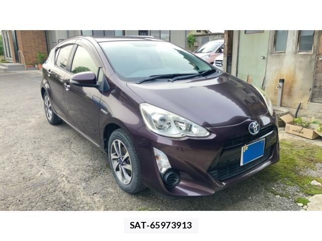 Toyota AQUA 2015-08 7452912-1