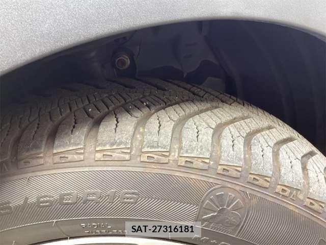 Toyota AQUA 2017-08 7452851-10