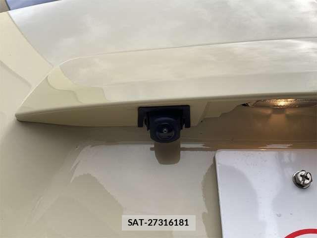 Toyota AQUA 2017-08 7452851-19