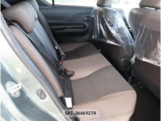 Toyota AQUA 2020-03 7452845-16