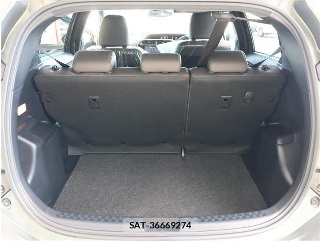 Toyota AQUA 2020-03 7452845-20