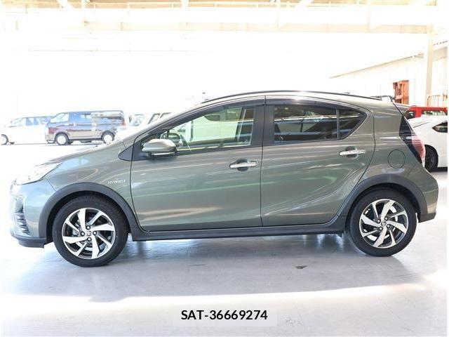 Toyota AQUA 2020-03 7452845-26