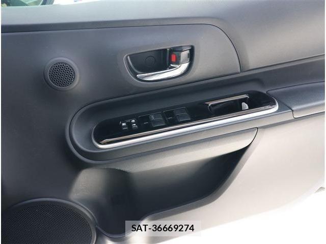 Toyota AQUA 2020-03 7452845-5