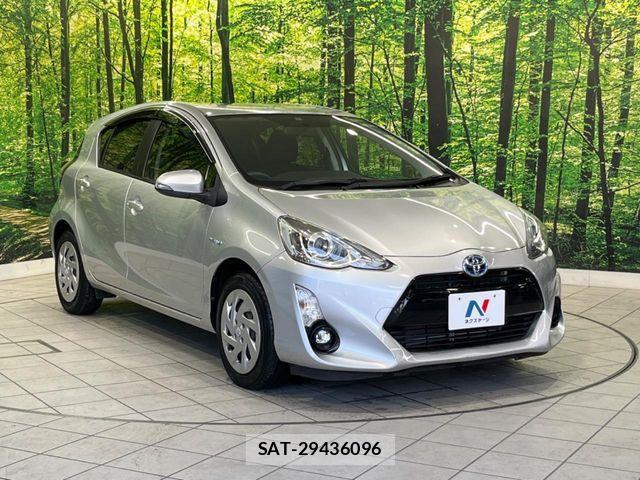 Toyota AQUA 2016-05 7452872-15