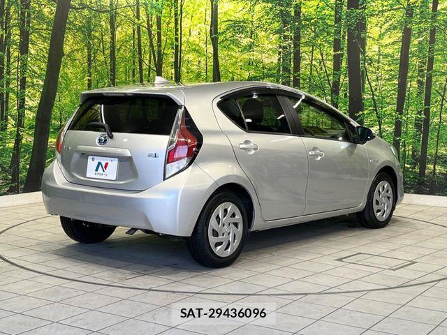 Toyota AQUA 2016-05 7452872-16