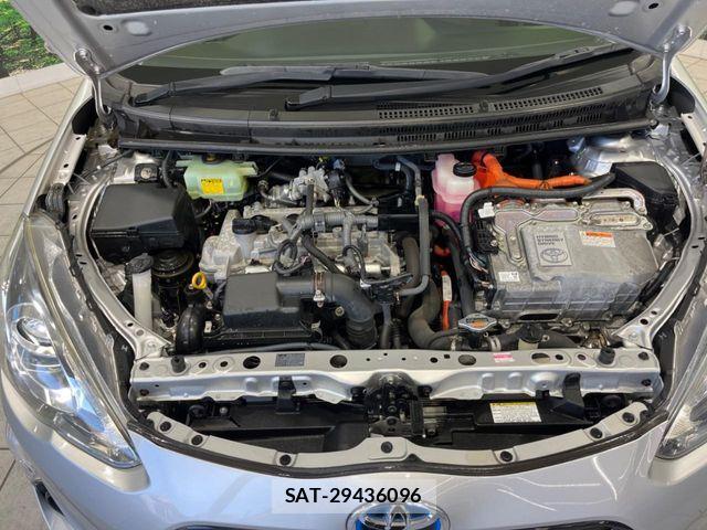 Toyota AQUA 2016-05 7452872-17