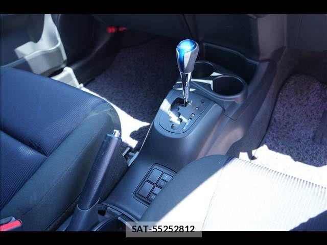 Toyota AQUA 2017-02 7452891-14