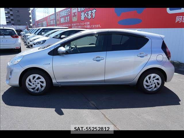 Toyota AQUA 2017-02 7452891-2