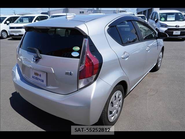 Toyota AQUA 2017-02 7452891-6