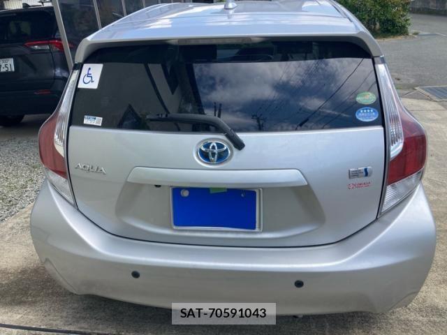 Toyota AQUA 2016-03 7452906-9