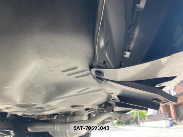 Toyota AQUA 2016-03 7452906-13