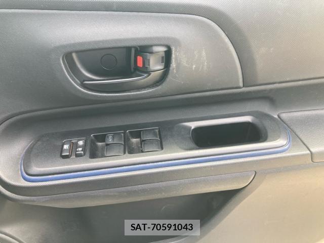 Toyota AQUA 2016-03 7452906-17