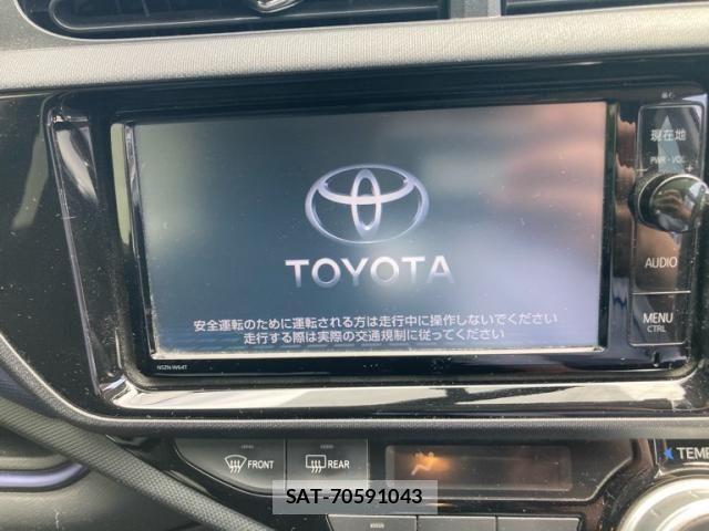 Toyota AQUA 2016-03 7452906-21