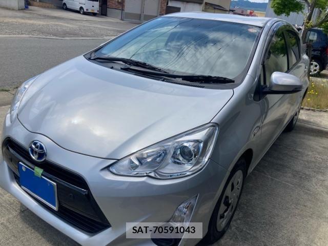 Toyota AQUA 2016-03 7452906-3