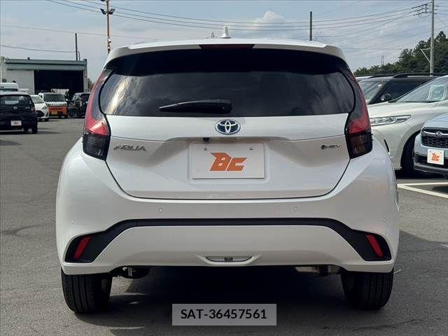 Toyota AQUA 2025-06 7452829-13