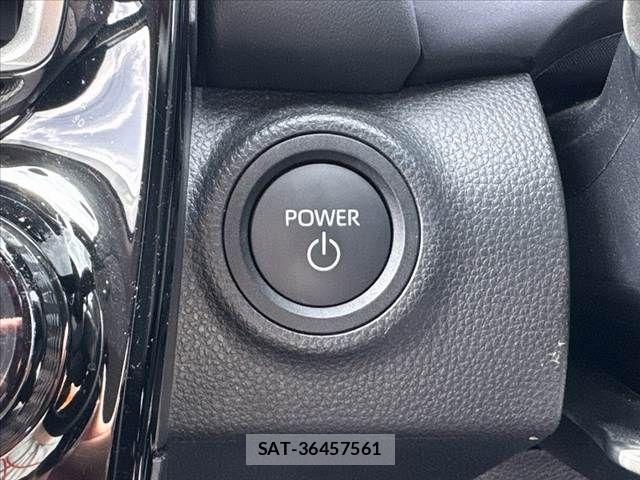 Toyota AQUA 2025-06 7452829-27