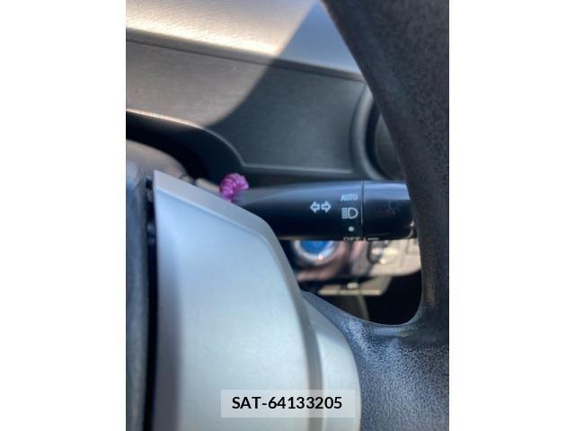 Toyota AQUA 2013-02 7452919-15