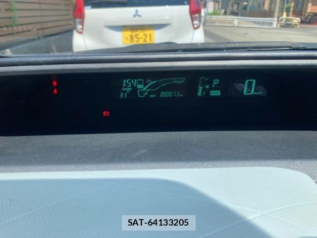 Toyota AQUA 2013-02 7452919-16