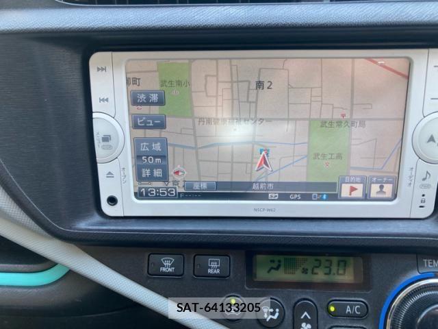 Toyota AQUA 2013-02 7452919-17